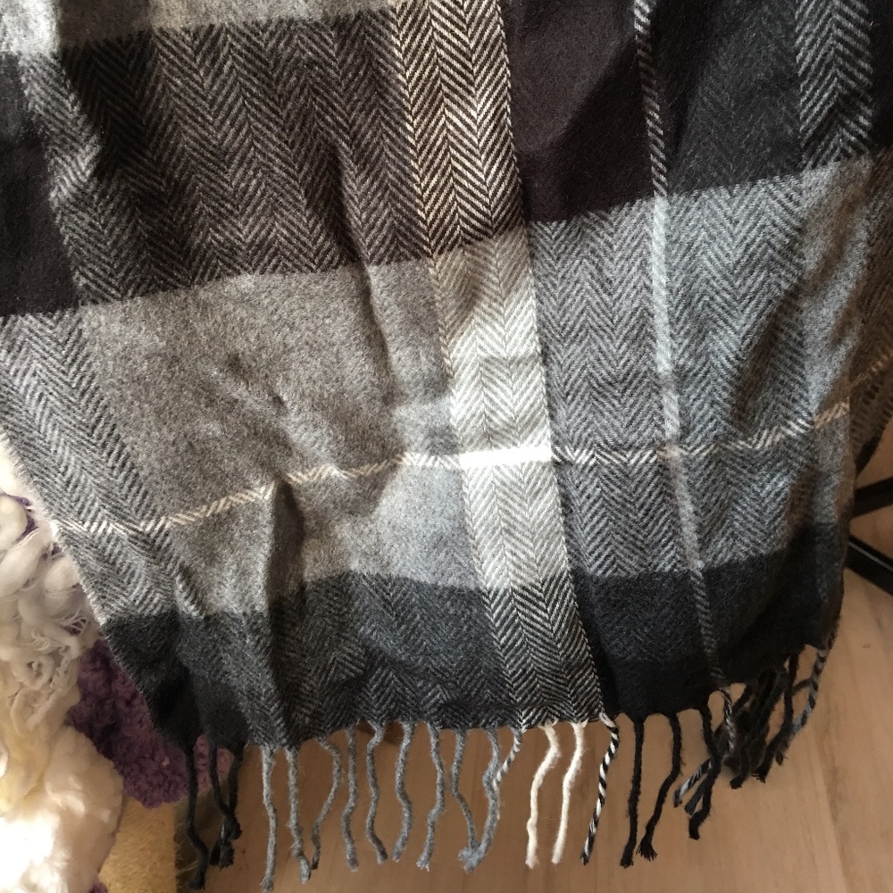 Scarf - Picture 2 of 2